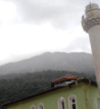 Muğla'da fırtına minareyi yıktı /