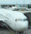 Pilot zehirlenince uçuş iptal oldu