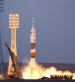 Soyuz, UUİ'ye kenetlendi
