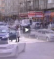 Tatbikatta gaspçı sanıp polisi dövdüler