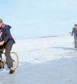 Buz üzerinde ölümüne bisiklet keyfi