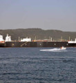Dev tanker Çanakkale Boğazı'ndan geçti
