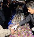 Fatih Belediyesi 5 bin kase aşure dağıttı