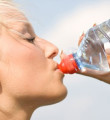 Günlük en az 2 buçuk litre su içmek şart