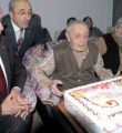 Huzurevinde 104. yaşına partiyle girdi