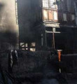 İzmir'de eski bir otel yandı: 1 ölü, 1 yaralı