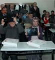 Kırklareli'deki 2 okula 240 tablet dağıtıldı