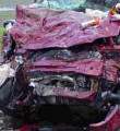 Kamyonet TIR'a çarptı: Şoför sıkıştığı yerde öldü