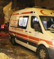 Mahsur kalan ambulansı itfaiye kurtardı