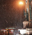 Mart ortasında İstanbul'a lapa lapa kar!