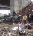 Otomobil köprüden uçtu: 2 ölü, 3 yaralı