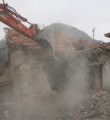 Şanlıurfa'da ev yıkımında kargaşa