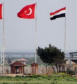 Suriyeli yarbay ailesiyle Türkiye'ye sığındı